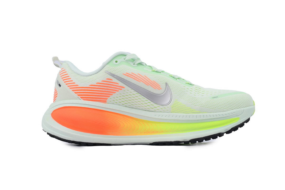 NIKE Vomero 18 Barely Green Hyper Crimson HM6803-300