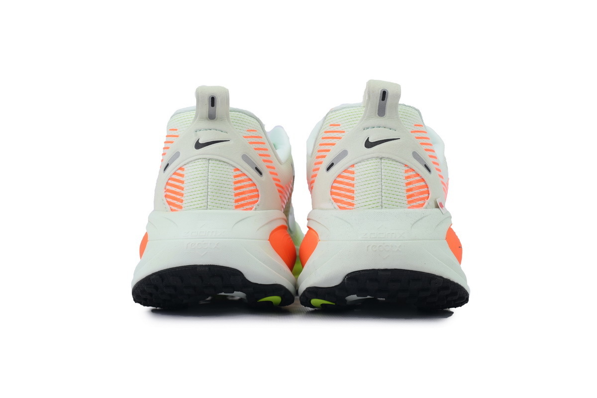 NIKE Vomero 18 Barely Green Hyper Crimson HM6803-300