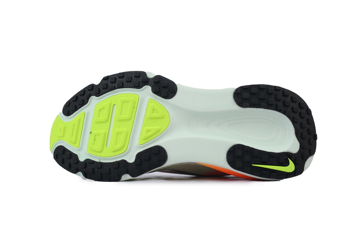 NIKE Vomero 18 Barely Green Hyper Crimson HM6803-300