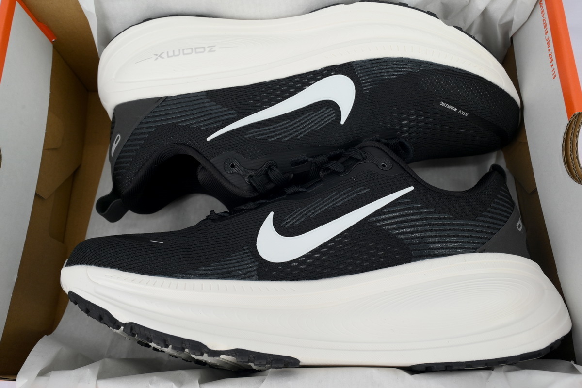 NIKE Vomero 18 Black HM6803-007