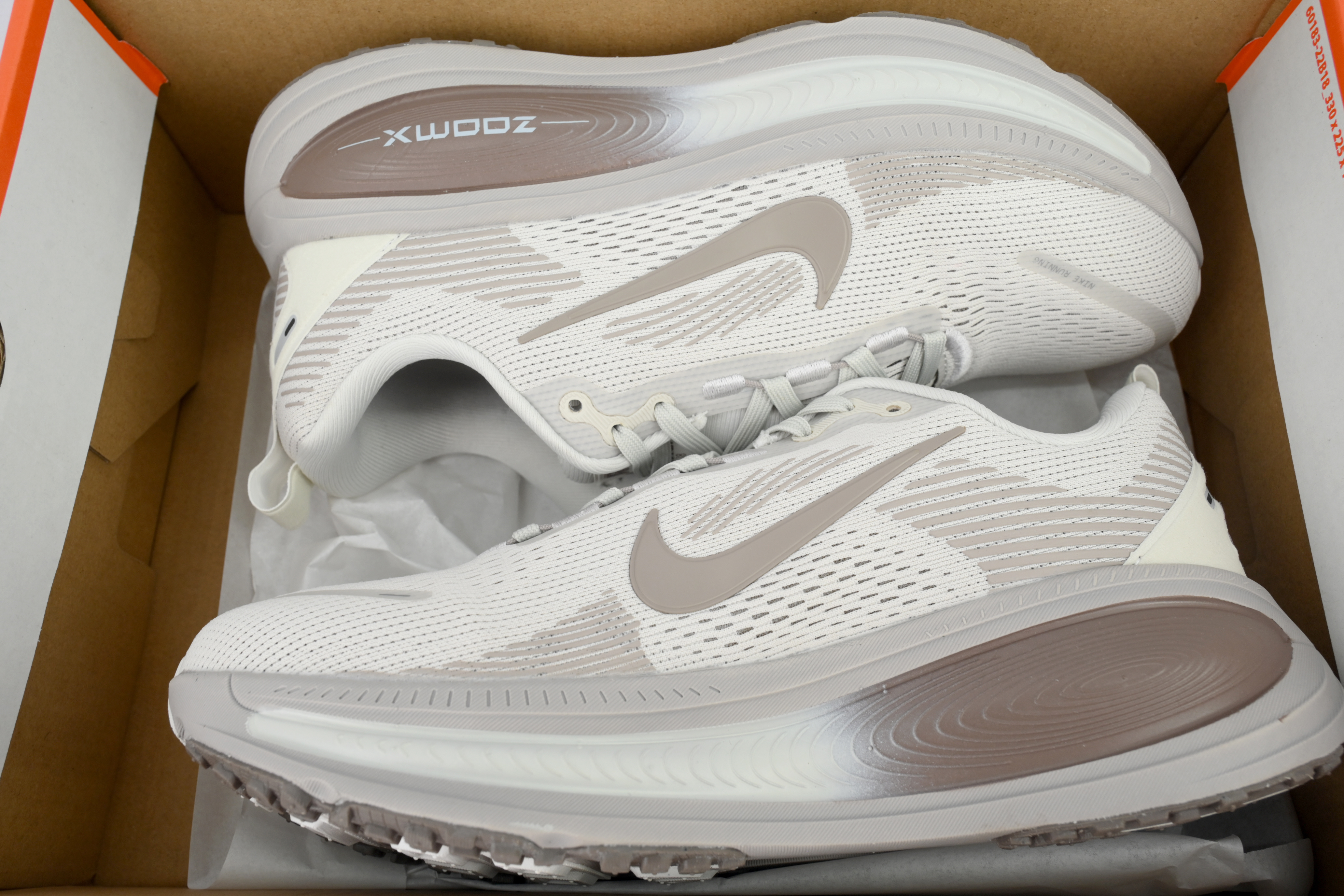 NIKE Vomero 18 Brown HM6804-003