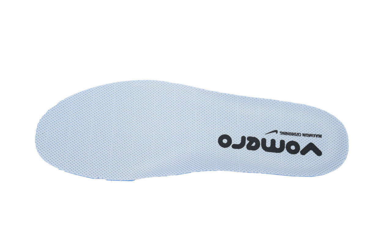 NIKE Vomero 18 Coconut Milk HM6803-101