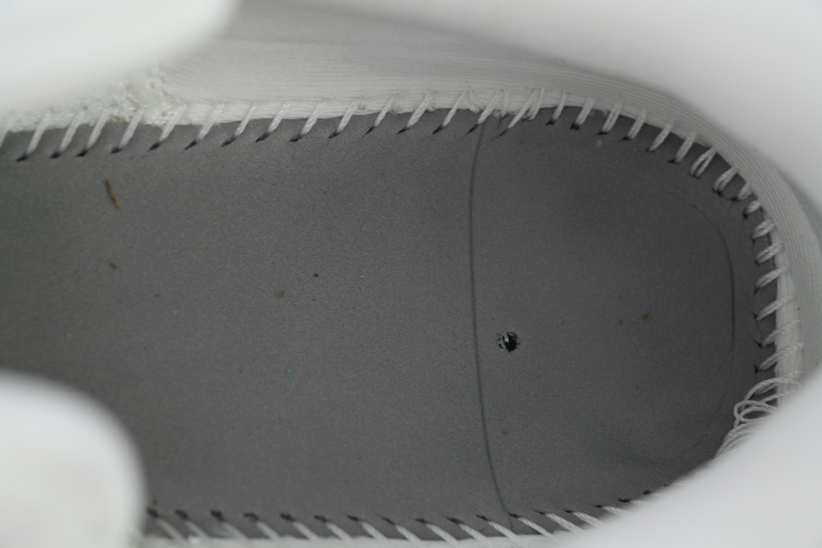 NIKE Vomero 18 Coconut Milk HM6803-101