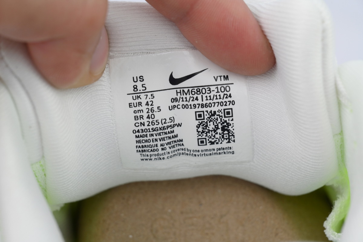 NIKE Vomero 18 Electric Green HM6803-100