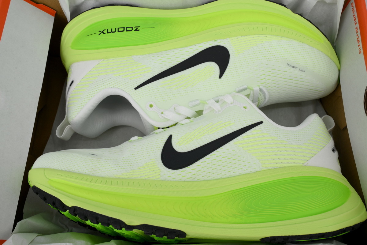 NIKE Vomero 18 Electric Green HM6803-100