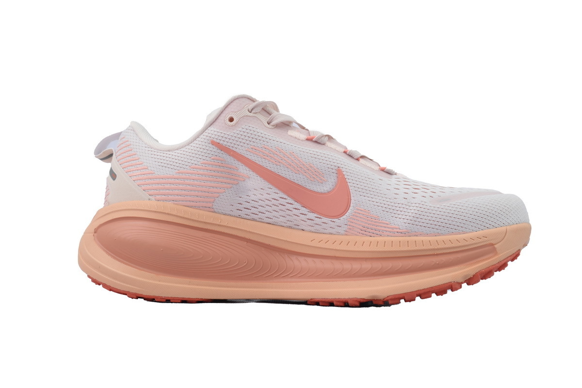 NIKE Vomero 18 Light Orange HM6804-601