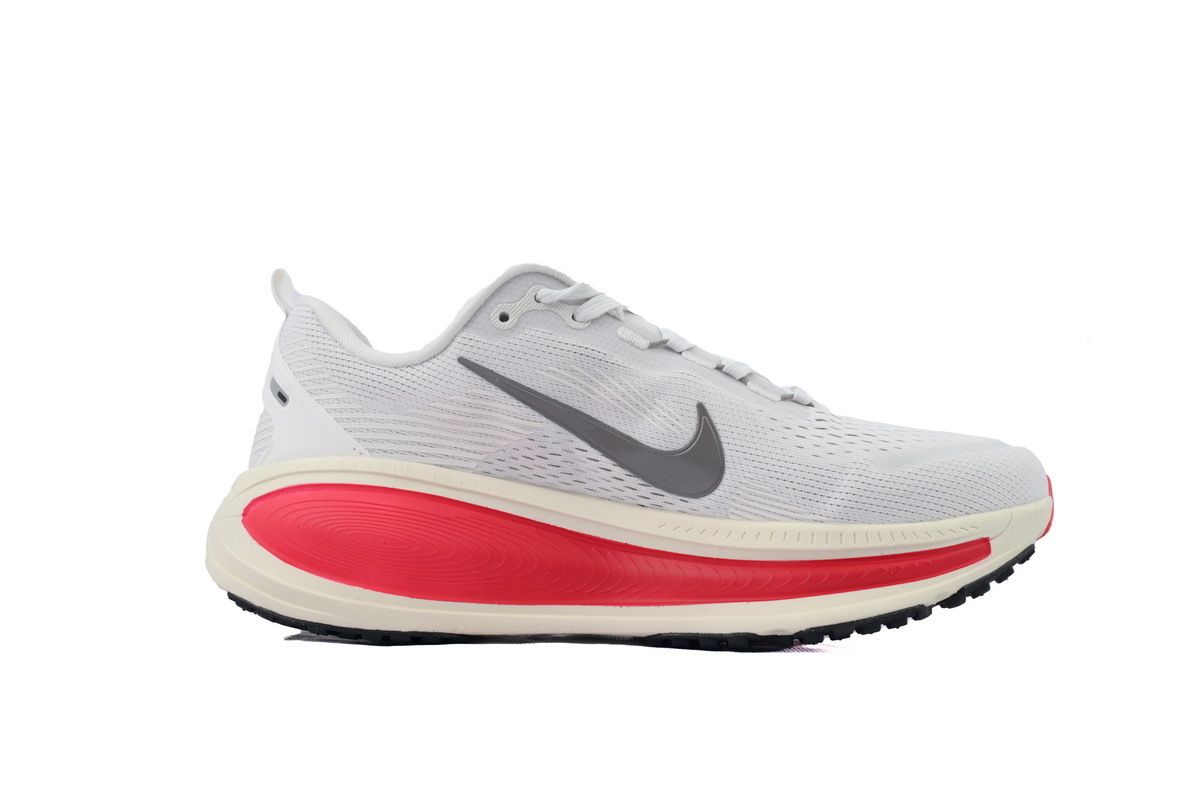 NIKE Vomero 18 Platinum Tint Siren Red HM6803-001