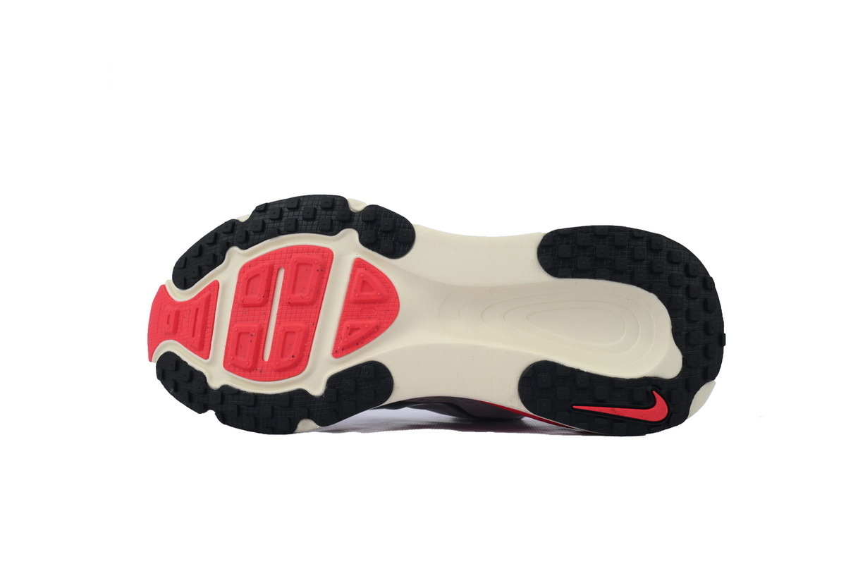 NIKE Vomero 18 Platinum Tint Siren Red HM6803-001