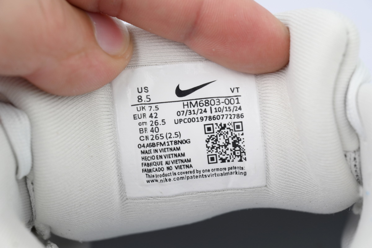 NIKE Vomero 18 Platinum Tint Siren Red HM6803-001