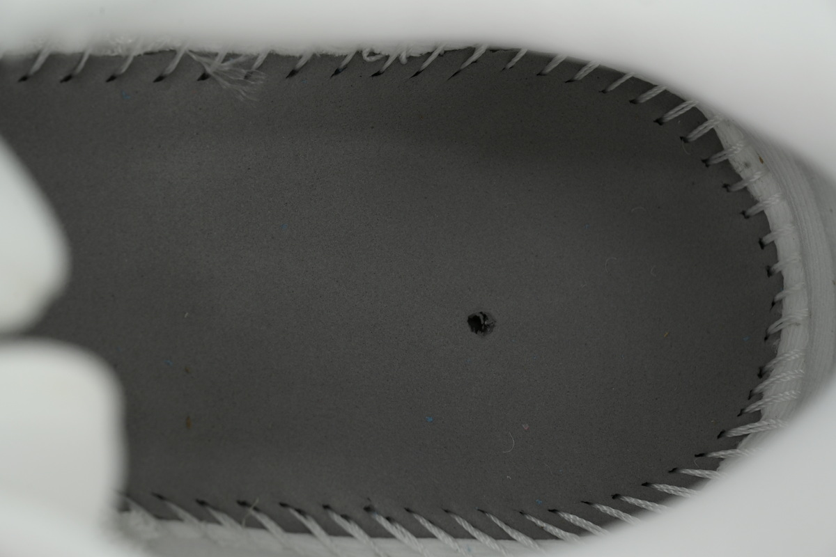 NIKE Vomero 18 SE Run Pack IB5726-100