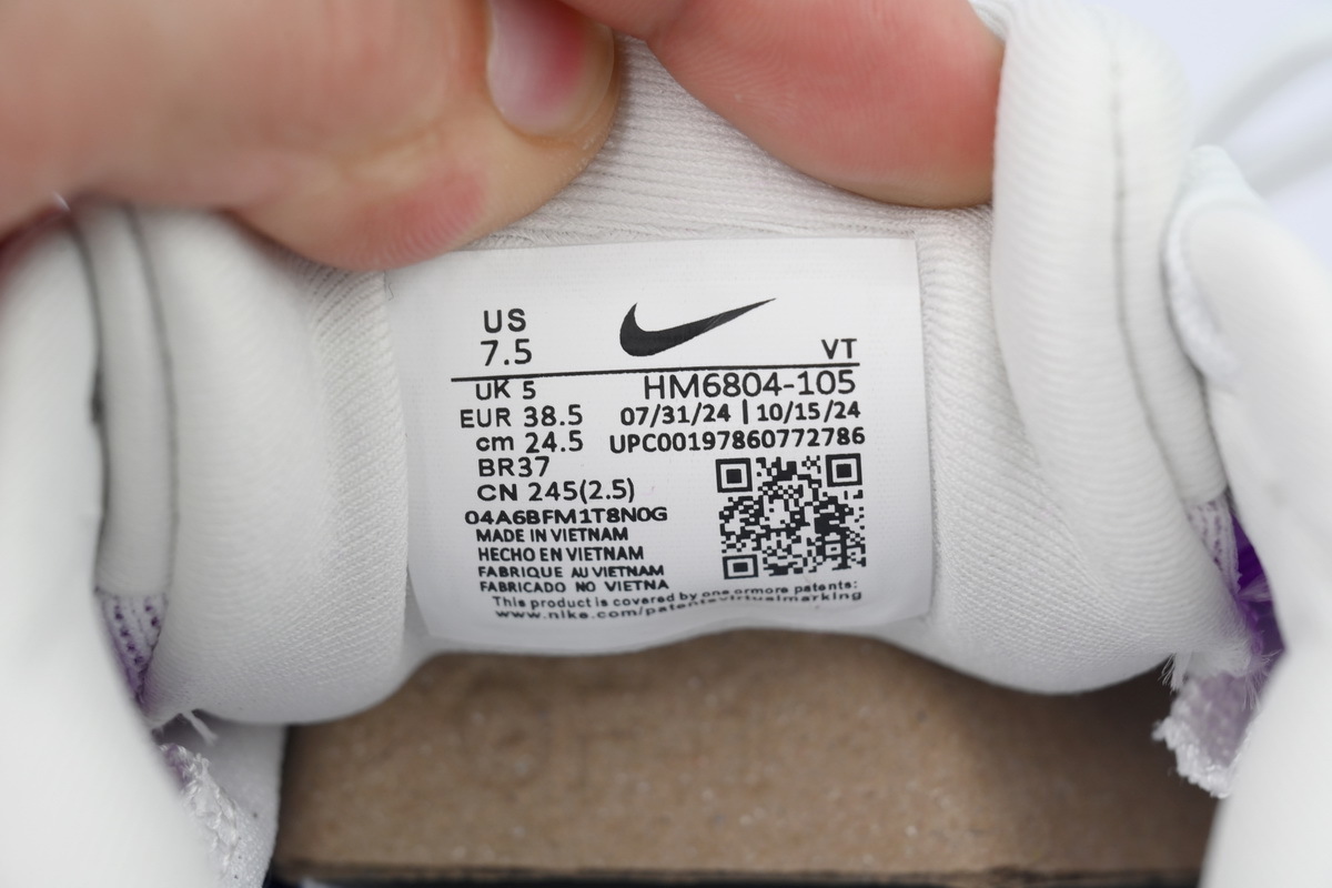 NIKE Vomero 18 Summit White Elemental Pink HM6804-105