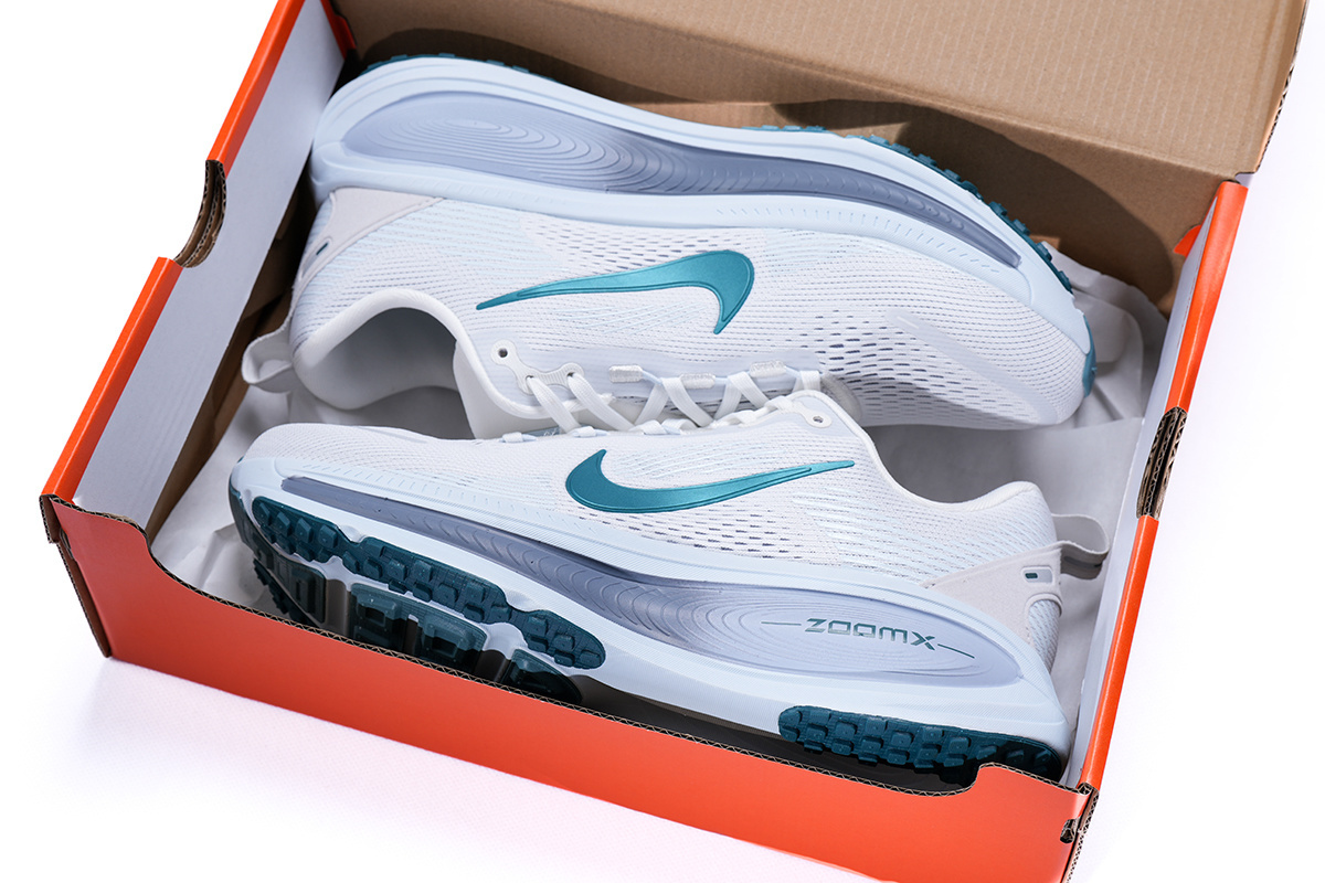 NIKE Vomero 18 Summit White Geode Teal HM6804-103