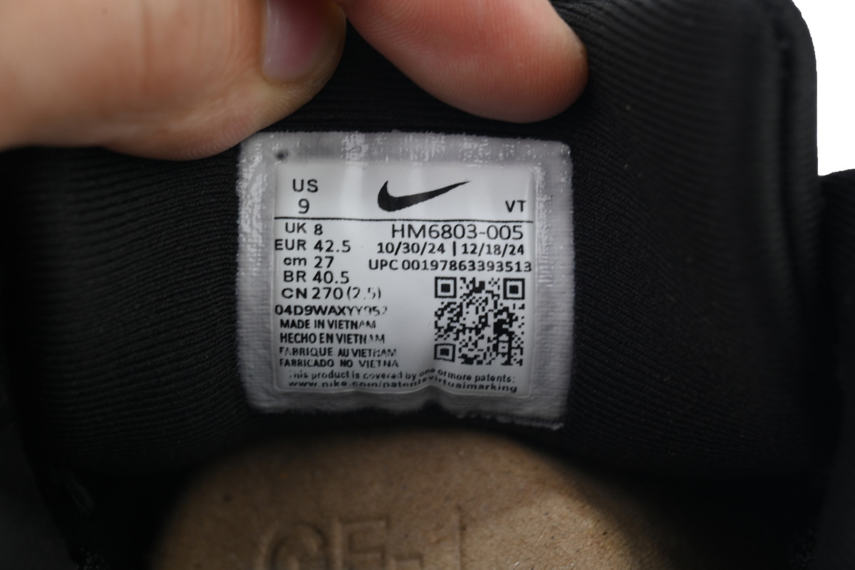 NIKE Vomero 18 Triple Black HM6803-005