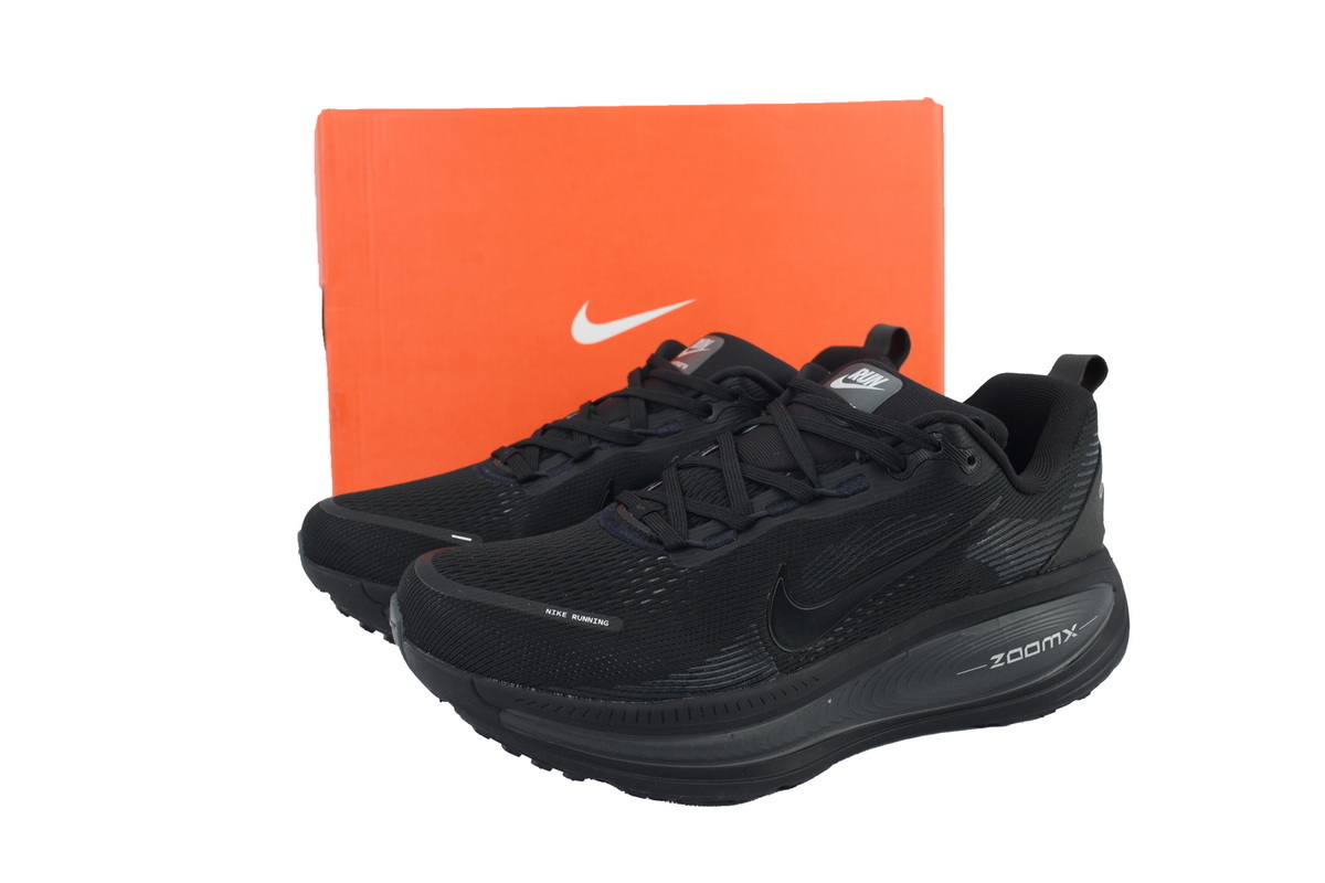 NIKE Vomero 18 Triple Black HM6803-005