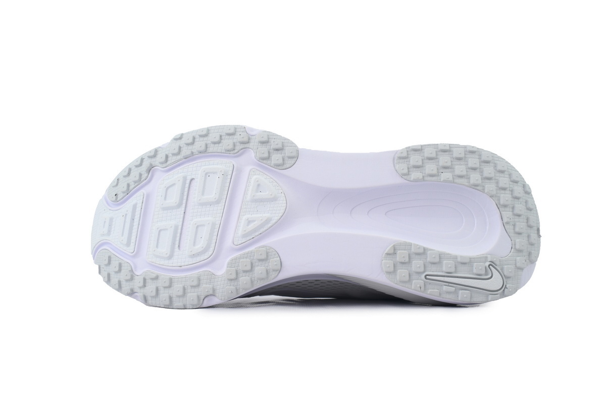 NIKE Vomero 18 White Photon Dust HM6803-106