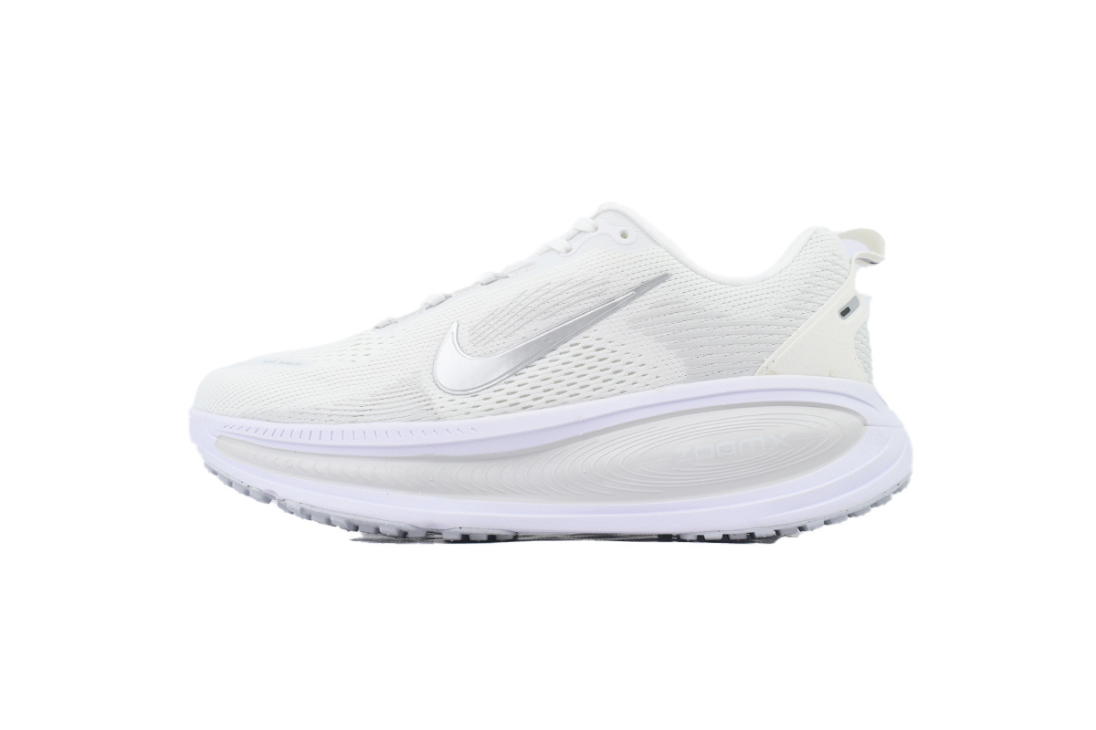 NIKE Vomero 18 White Photon Dust HM6804-104