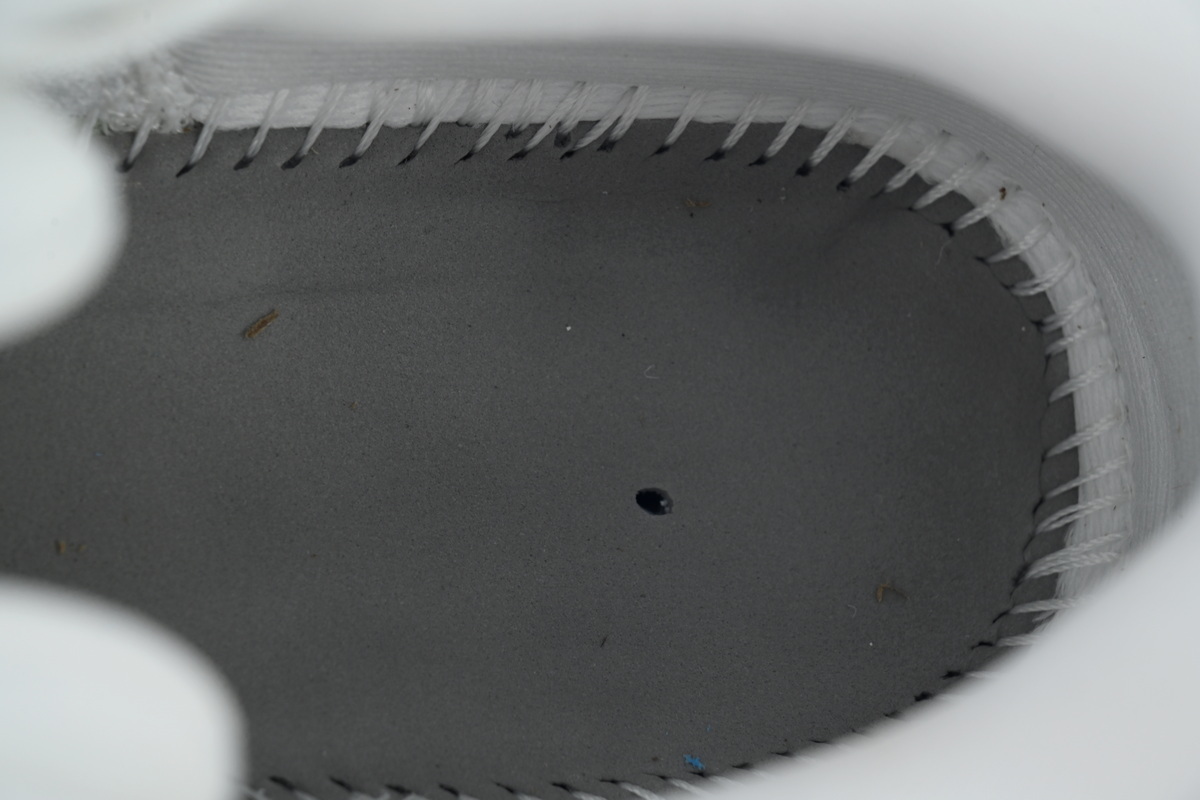 NIKE Vomero 18 White Photon Dust HM6804-104