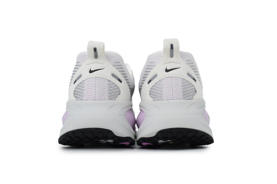 NIKE Vomero 18 Sail Doll Wmns IM2503-133