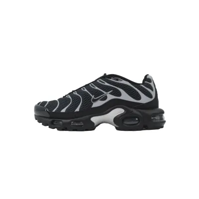 Nike Air Max Plus Premium Black Metallic Silver HQ3029-001  01