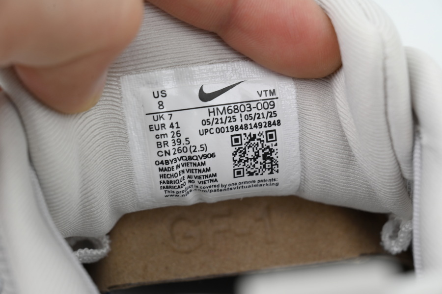 NIKE Vomero 18 Grey HM6803-009