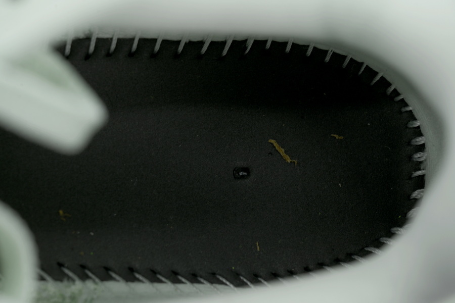 NIKE Vomero 19 Moonlight HQ2050-101