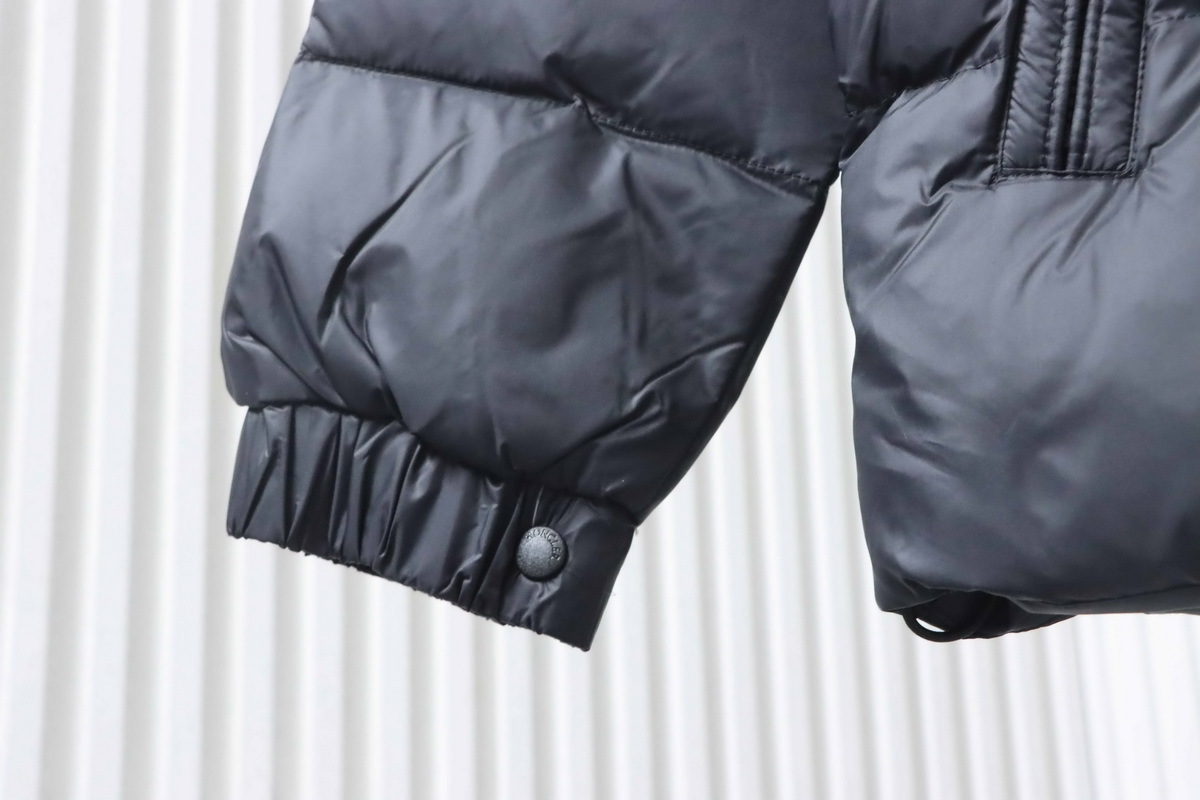 Moncler Logo Patch Zippered Stand-up Collar Black Down Jacket