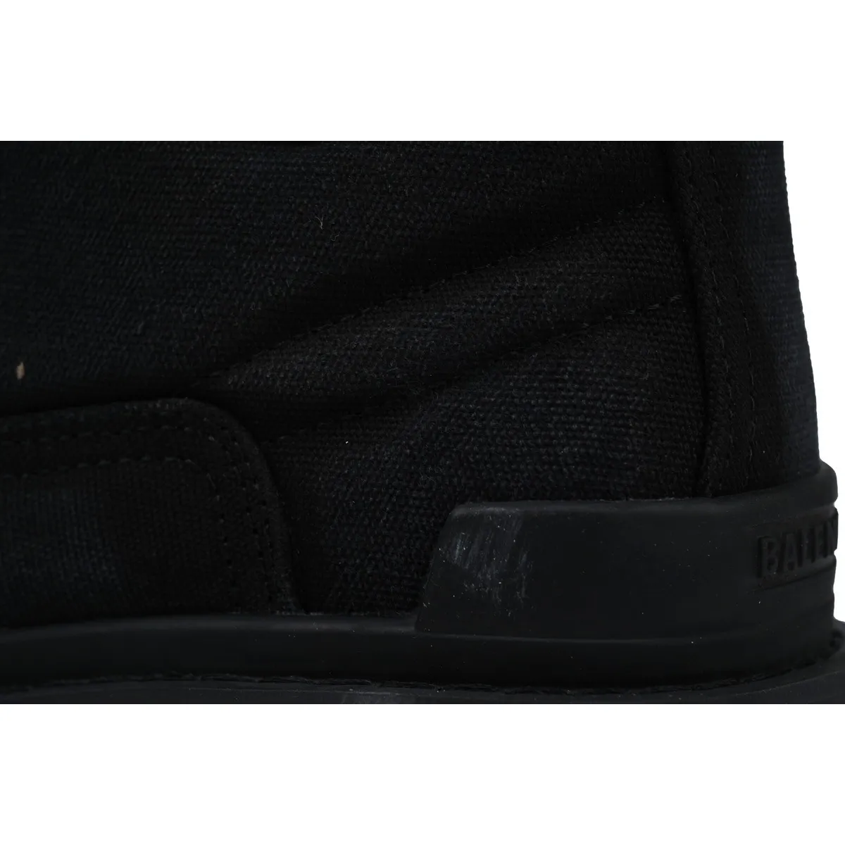 Balenciaga Strike 2MM Lace-up Boots in Black 694060-W2H11-1000