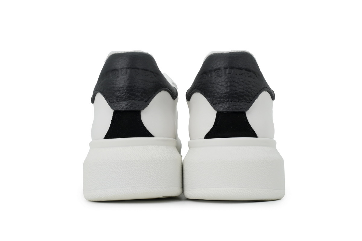 Alexander McQueen Sneaker Black Tail