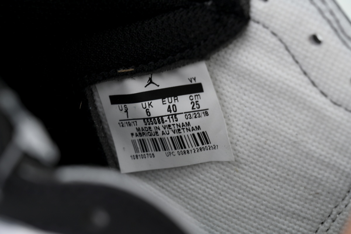 Air Jordan 1 Retro High Best Hand in the Game - Blue Moon 555088-115