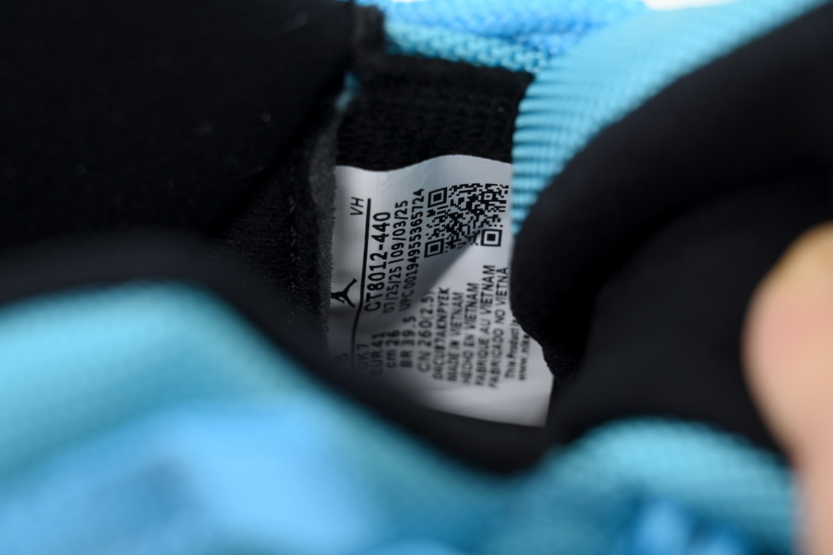 Air Jordan 11 Retro Water Moon Blue CT8012-440