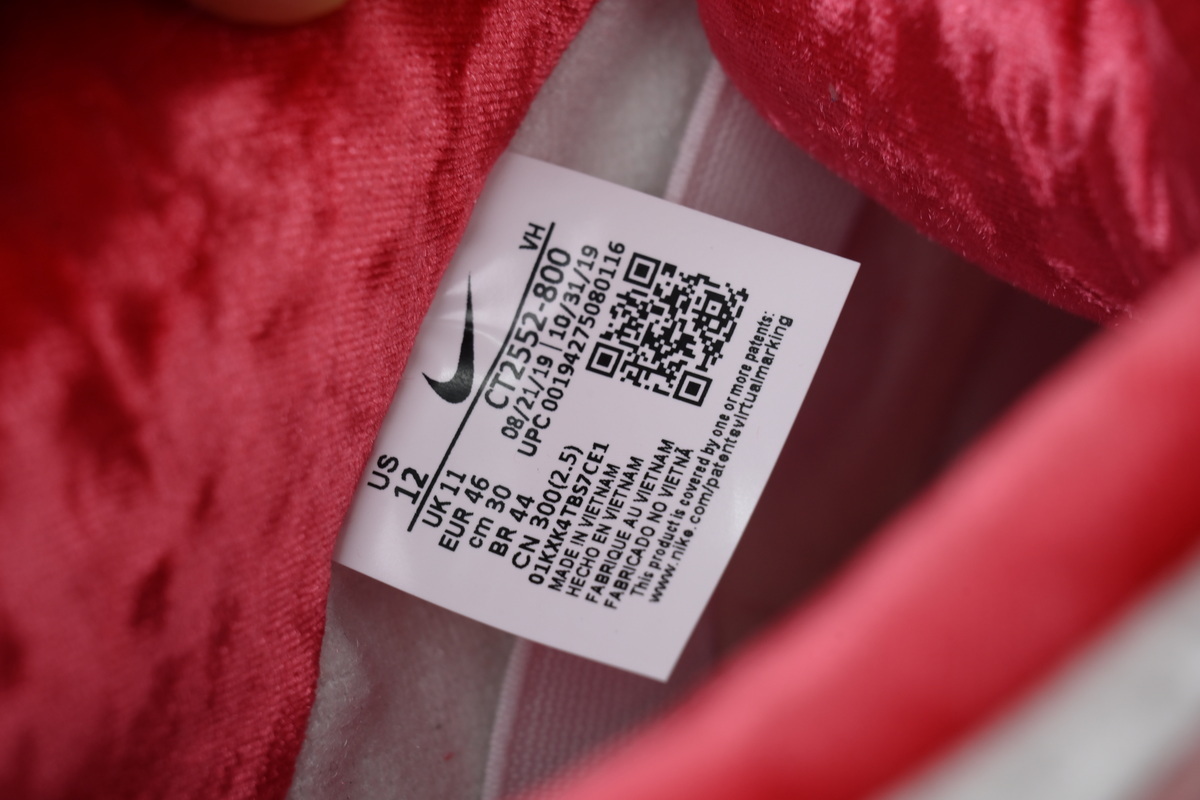 StrangeLove x Nike Dunk Low SB Valentine's Day CT2552-800