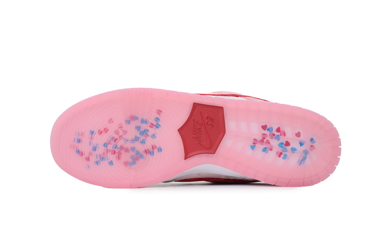 StrangeLove x Nike Dunk Low SB Valentine's Day CT2552-800