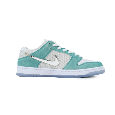 Top Version April Skateboards x Nike Dunk Low SB Turbo Green FD2562-400 02