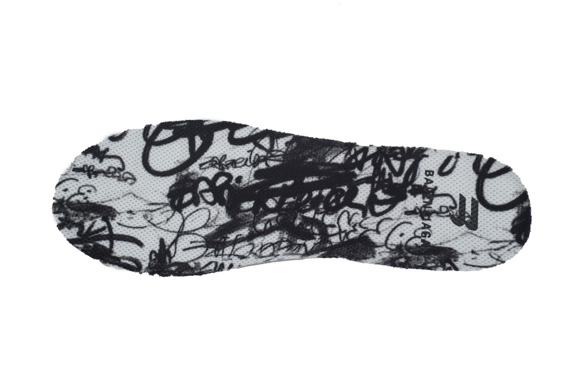 Balenciaga Defender Graffiti White 685611 W2RAM 9010