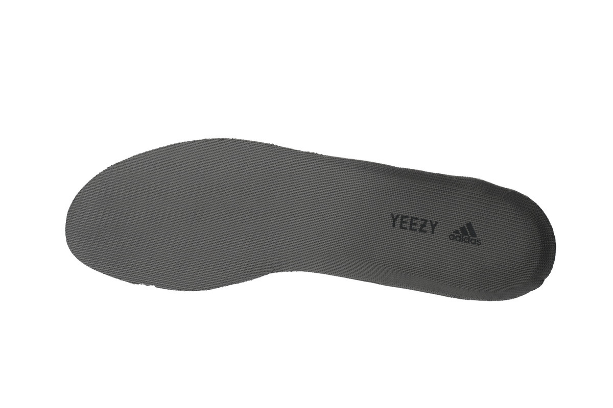 Top Version  Adidas Yeezy Boost 700 Mauve  EE9614