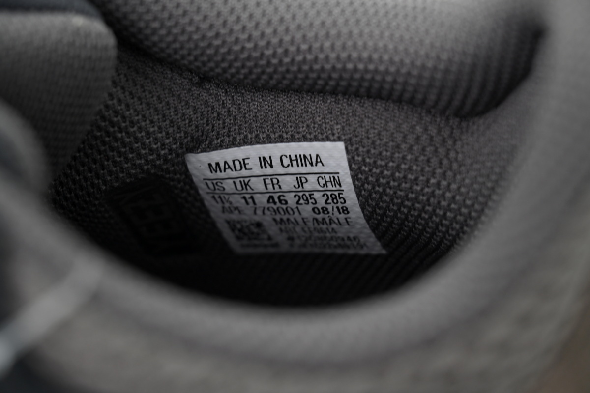 Top Version  Adidas Yeezy Boost 700 Mauve  EE9614