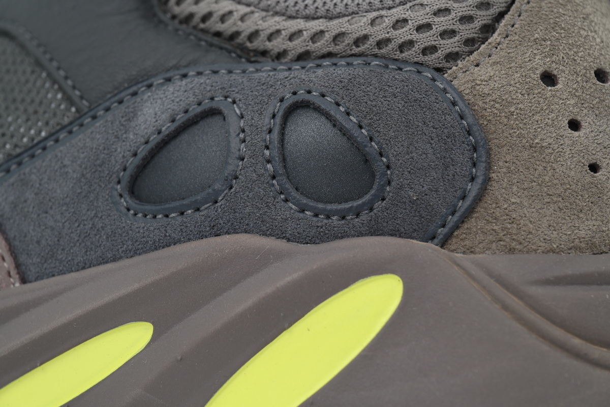 Top Version  Adidas Yeezy Boost 700 Mauve  EE9614