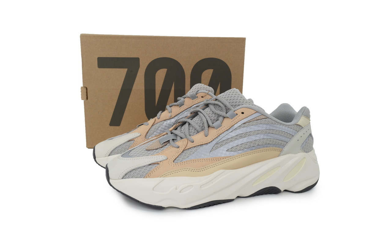 Top Version Adidas Yeezy Boost 700 V2 Cream GY7924