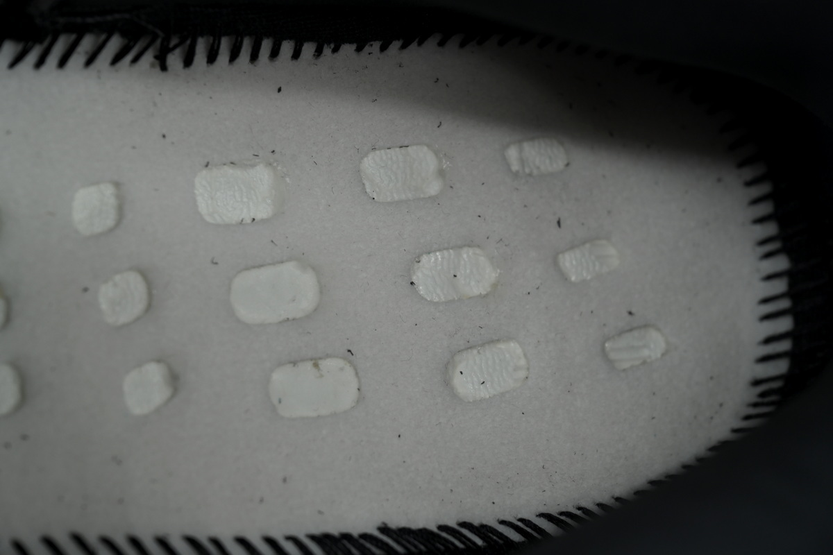 Top Version Adidas Yeezy Boost 700 V2 Vanta FU6684