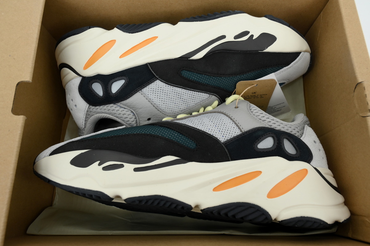 Top Version Adidas Yeezy Boost 700 Wave Runner (2017/2023) B75571