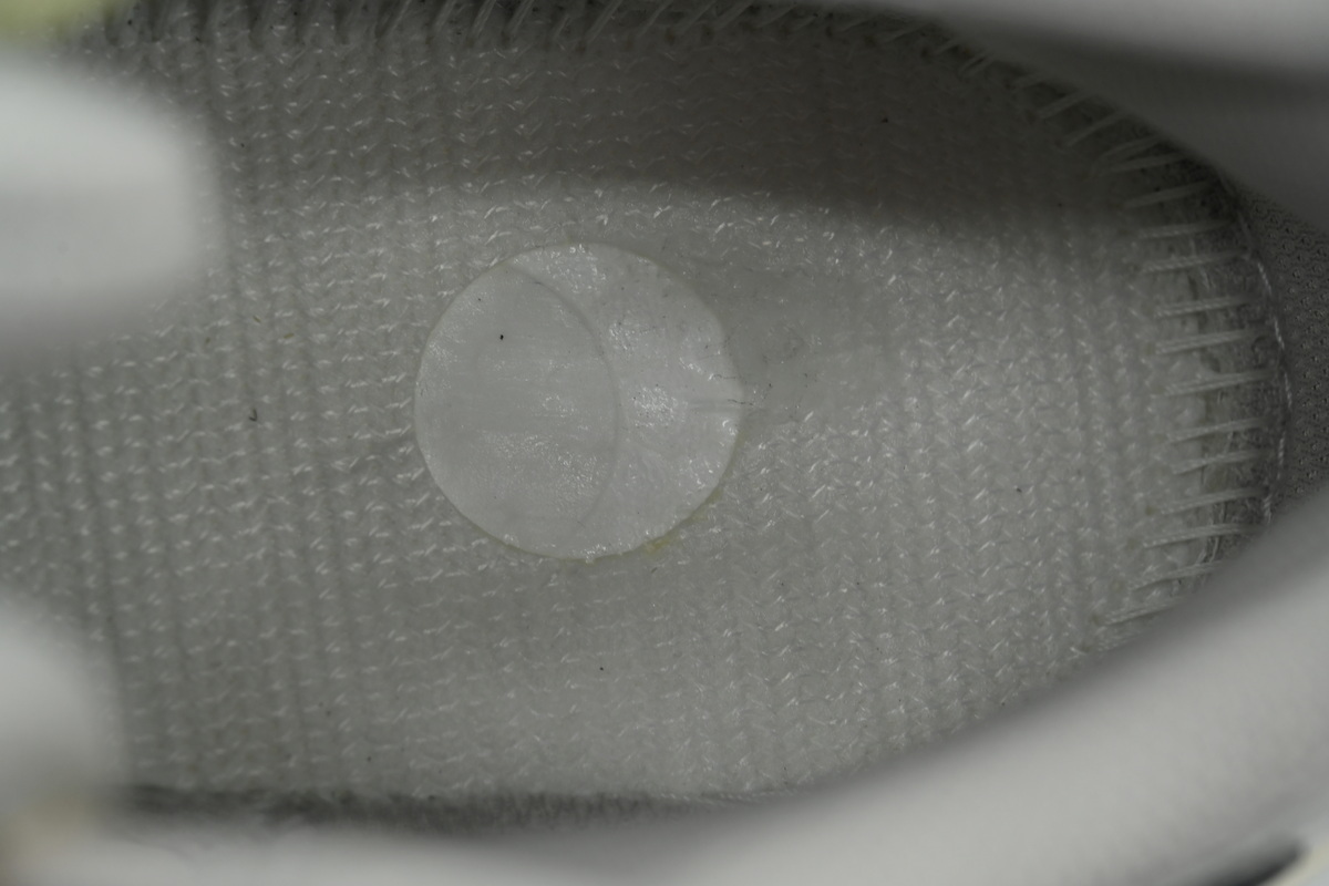 Top Version Adidas Yeezy Boost 700 Wave Runner (2017/2023) B75571