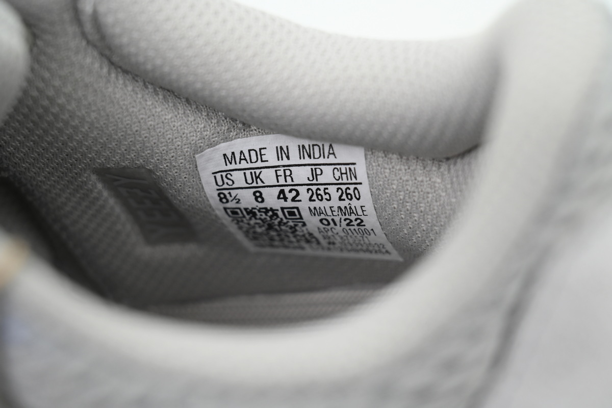 Top Version Adidas Yeezy Boost 700 Wave Runner (2017/2023) B75571