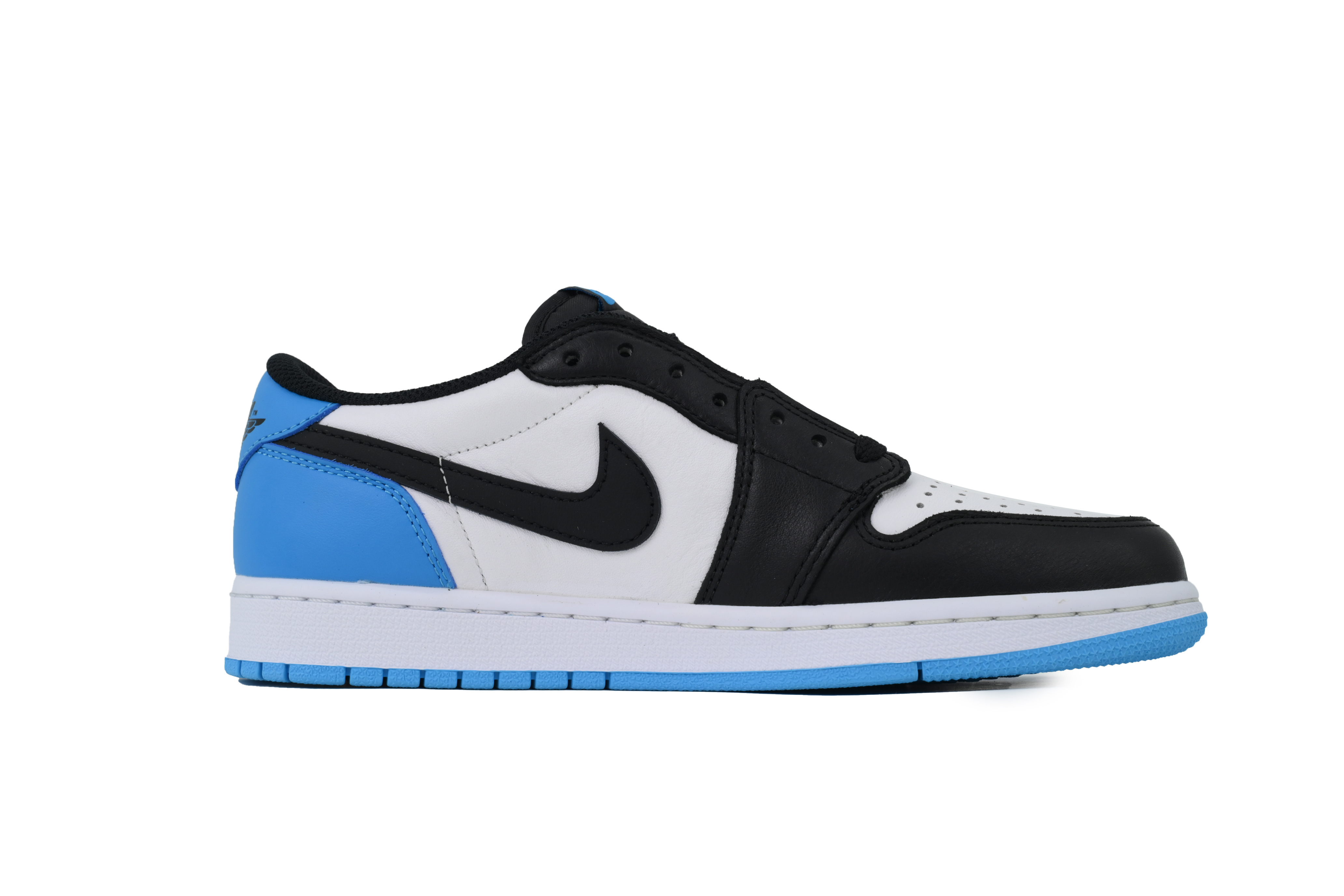Air Jordan 1 Retro Low OG UNC CZ0790-104