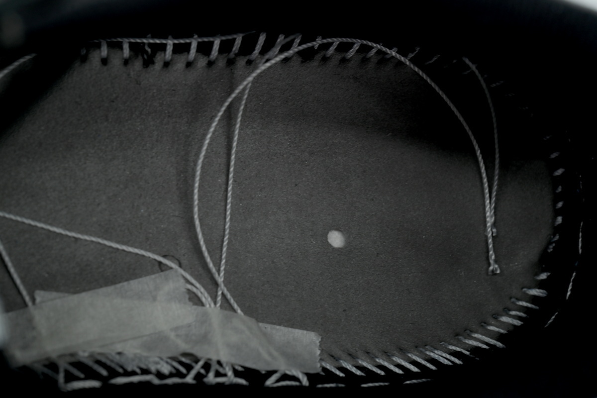 Air Jordan 1 Low Black Royal Toe 553558-042