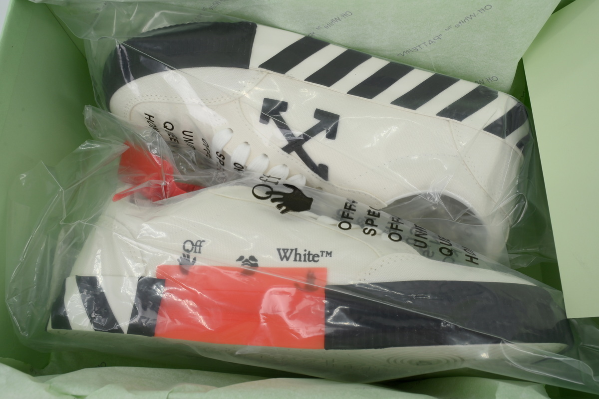 Off-White Vulc Sneaker White Black OMIA085C99LEA0010110