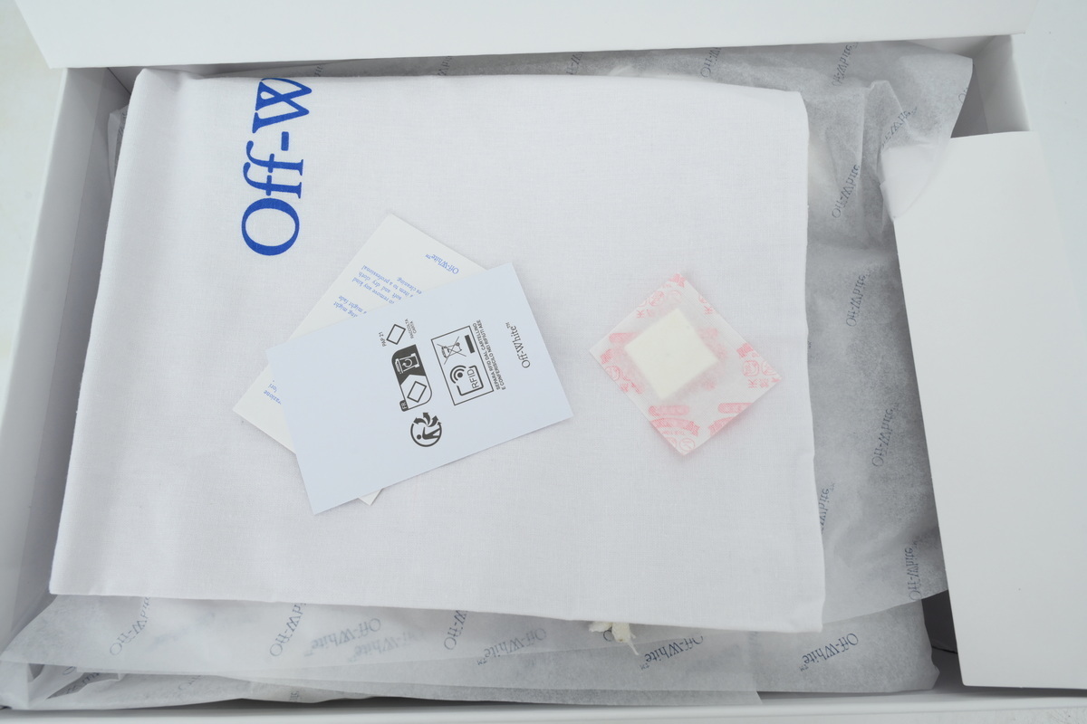 Off-White ODSY White OMIA190F 23FAB00 10106