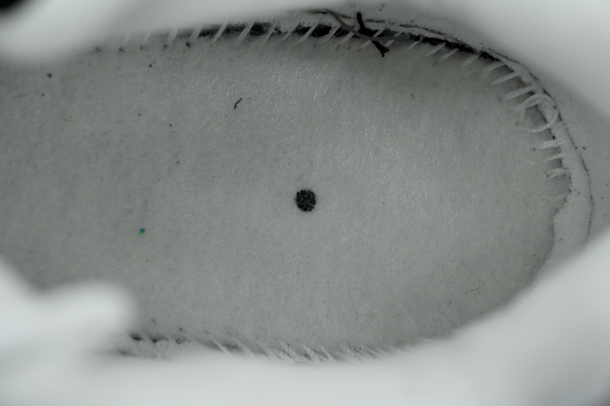 Undefeated x Nike Air Max 95 Yellow IB4523-002