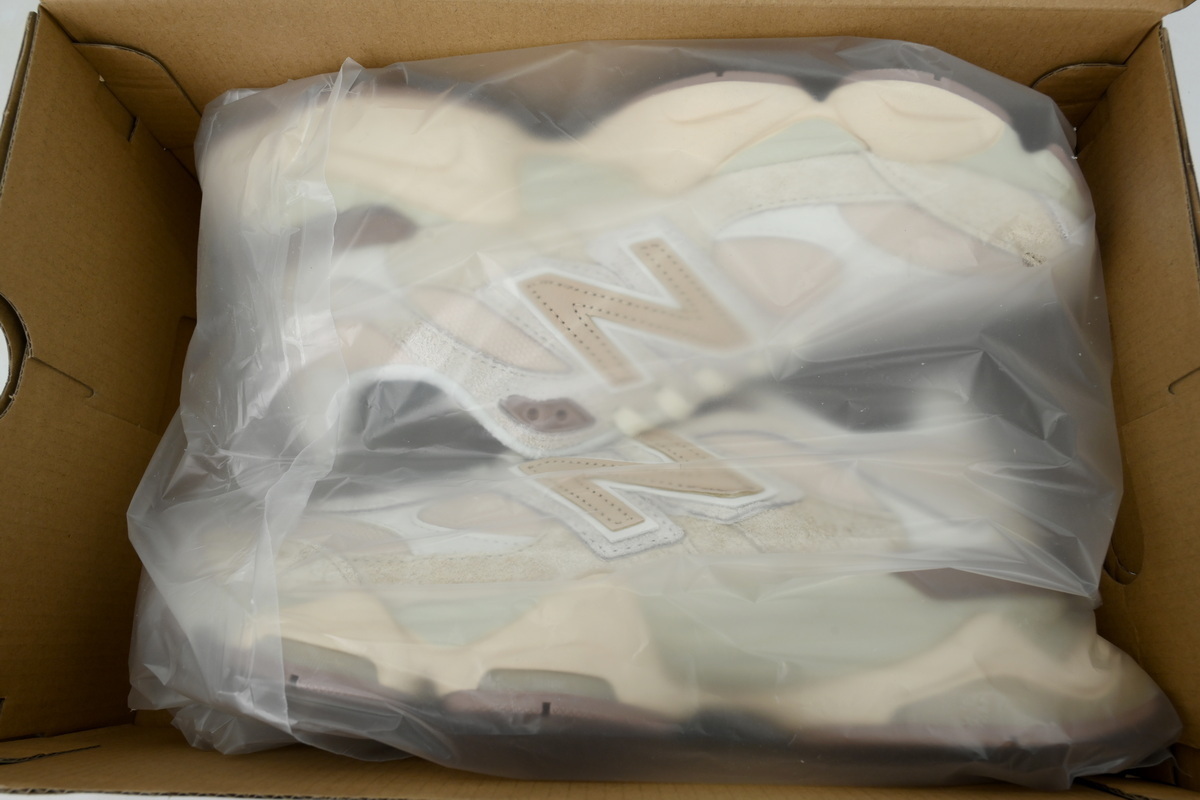 New Balance 9060 Bisque Sea Salt U9060CCB