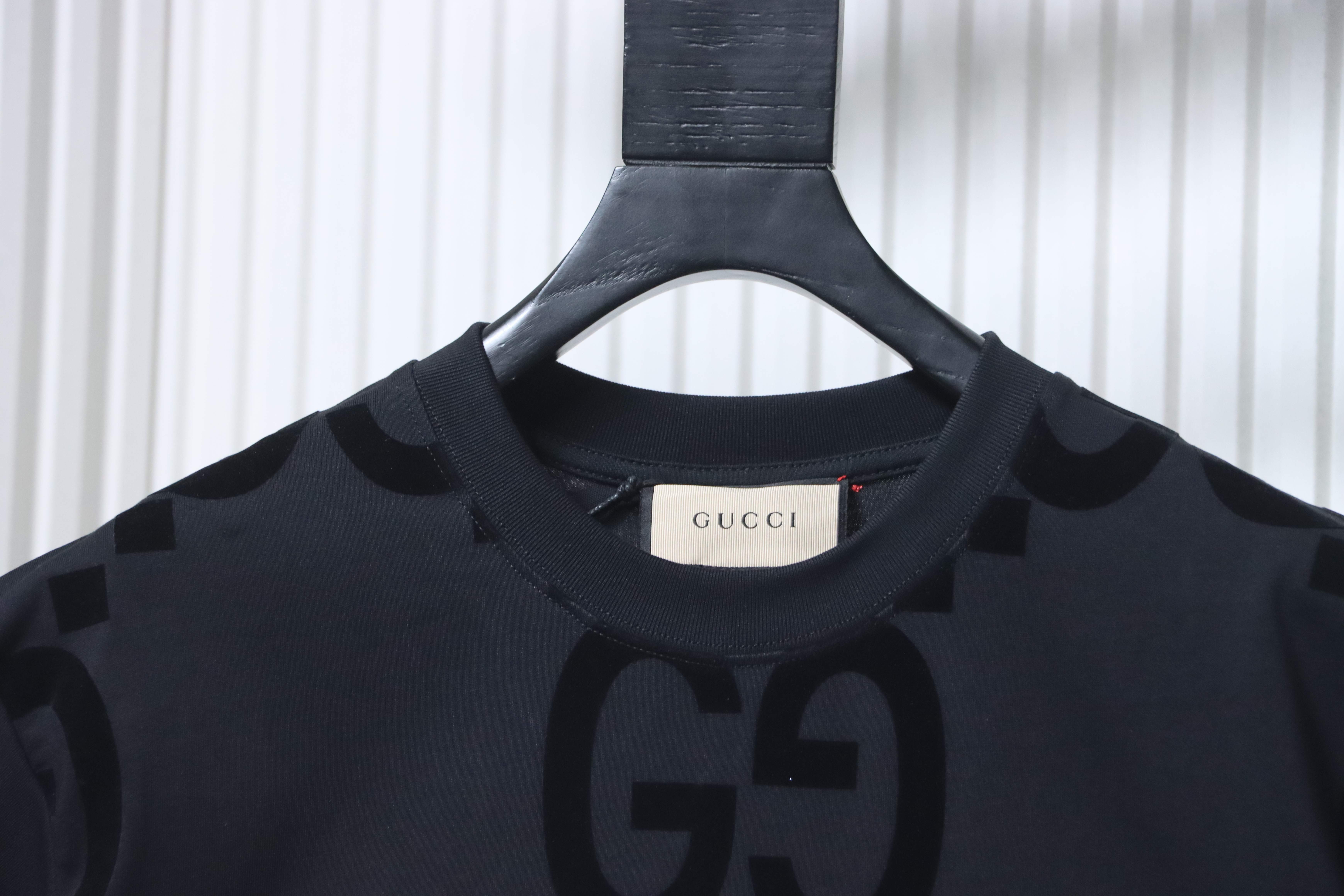 Gucci Embossed Logo T-shirt YL Black