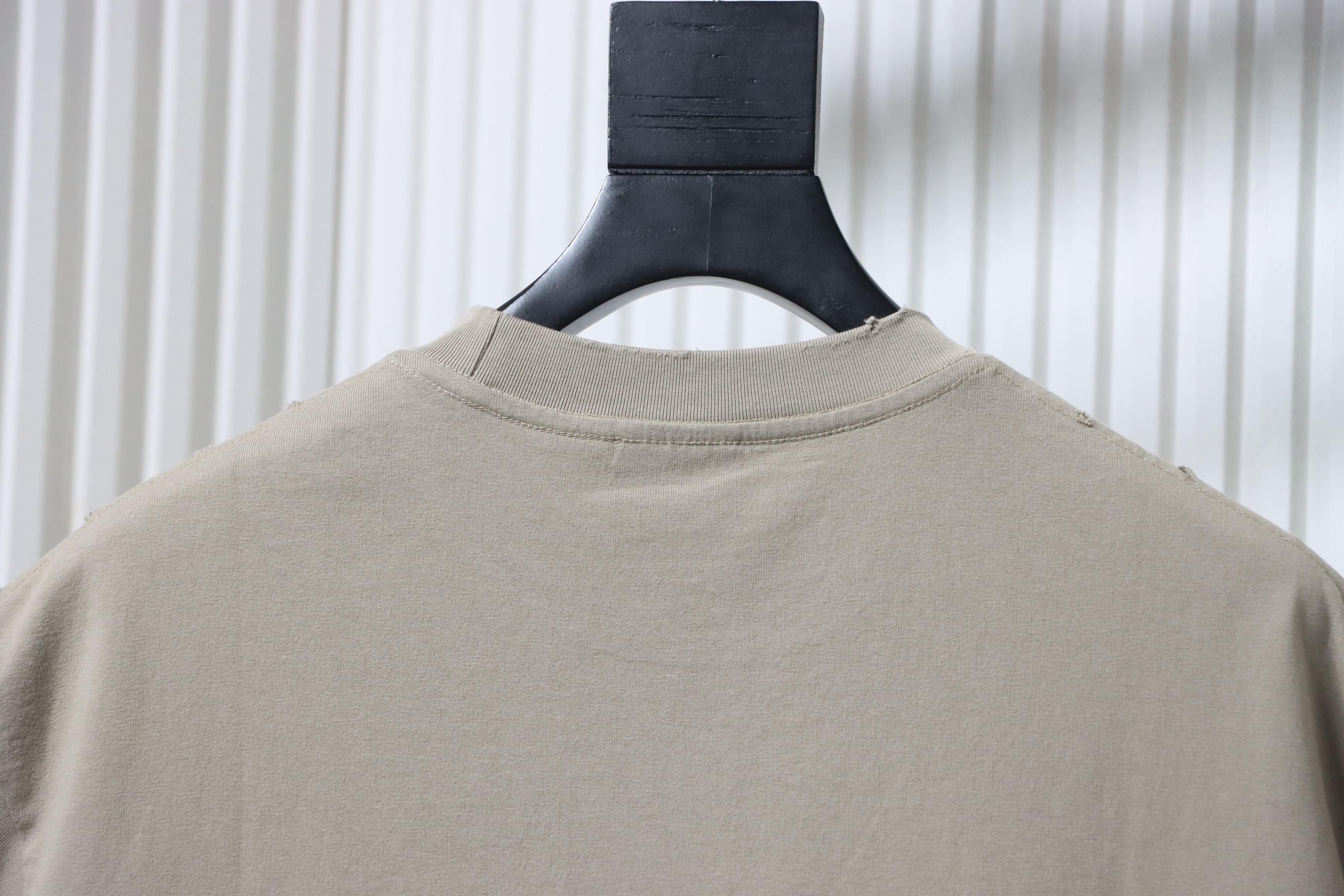 Balenciaga 25ss Lock Letter Embroidered Inkjet Rip T-Shirt YL Khaki